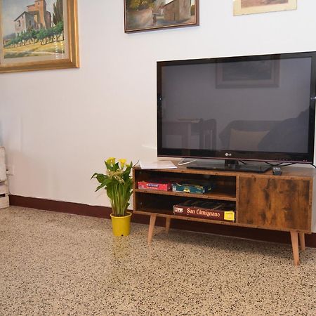 Appartamento Il Nespolo San Gimignano Zewnętrze zdjęcie